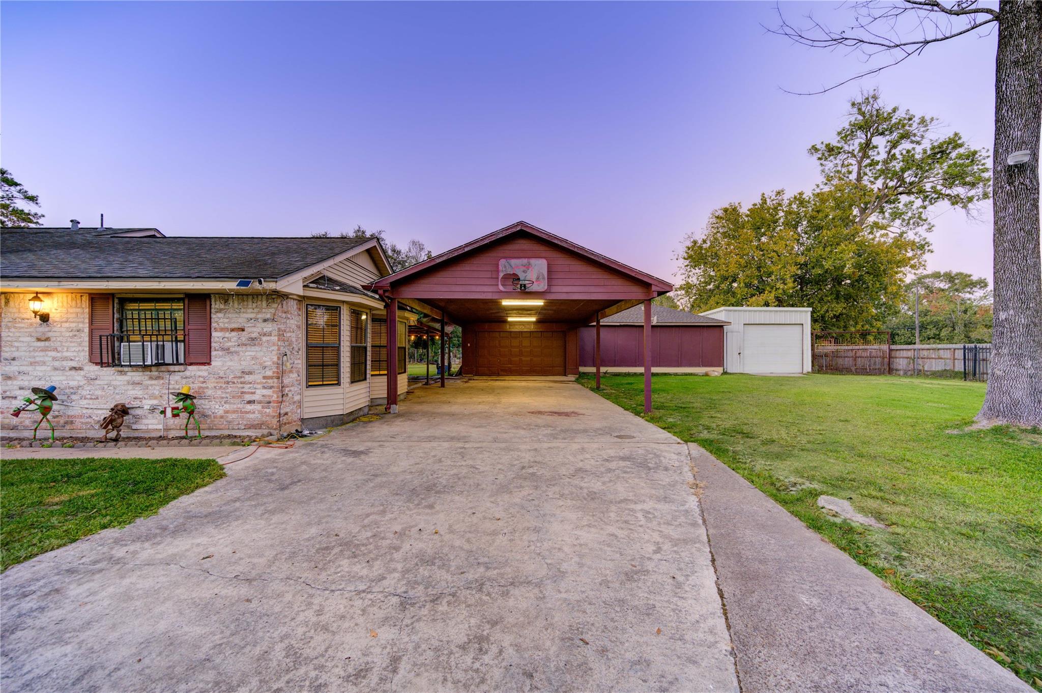 2807 Verhalen Avenue