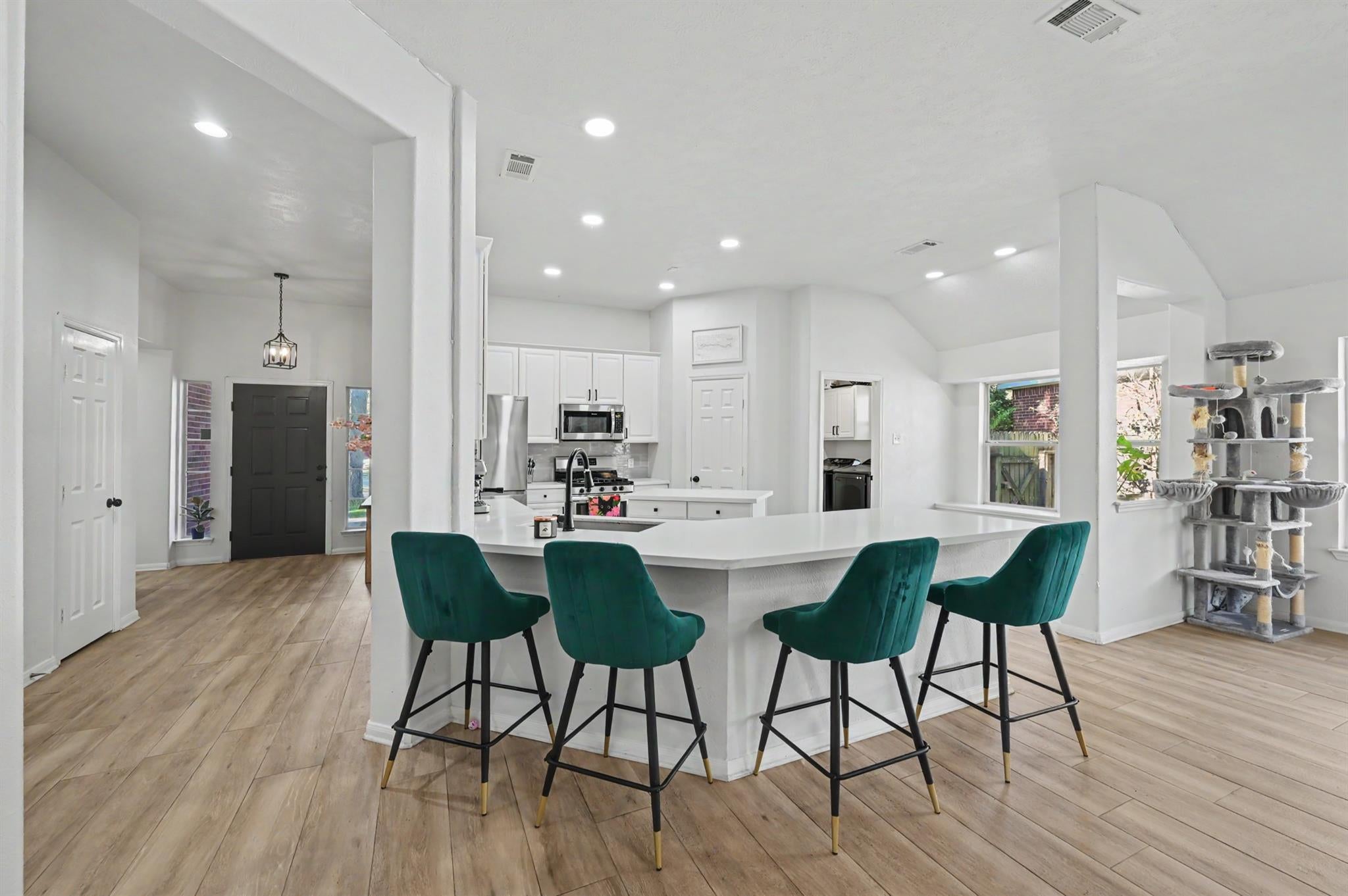 153 S Hollylaurel Circle