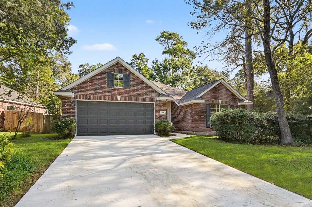 Photo of 153 S Hollylaurel Circle, The Woodlands, TX 77382 (MLS # 53011330)