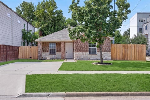 Photo of 1302 Shearn Street, Houston, TX 77007 (MLS # 3210638)