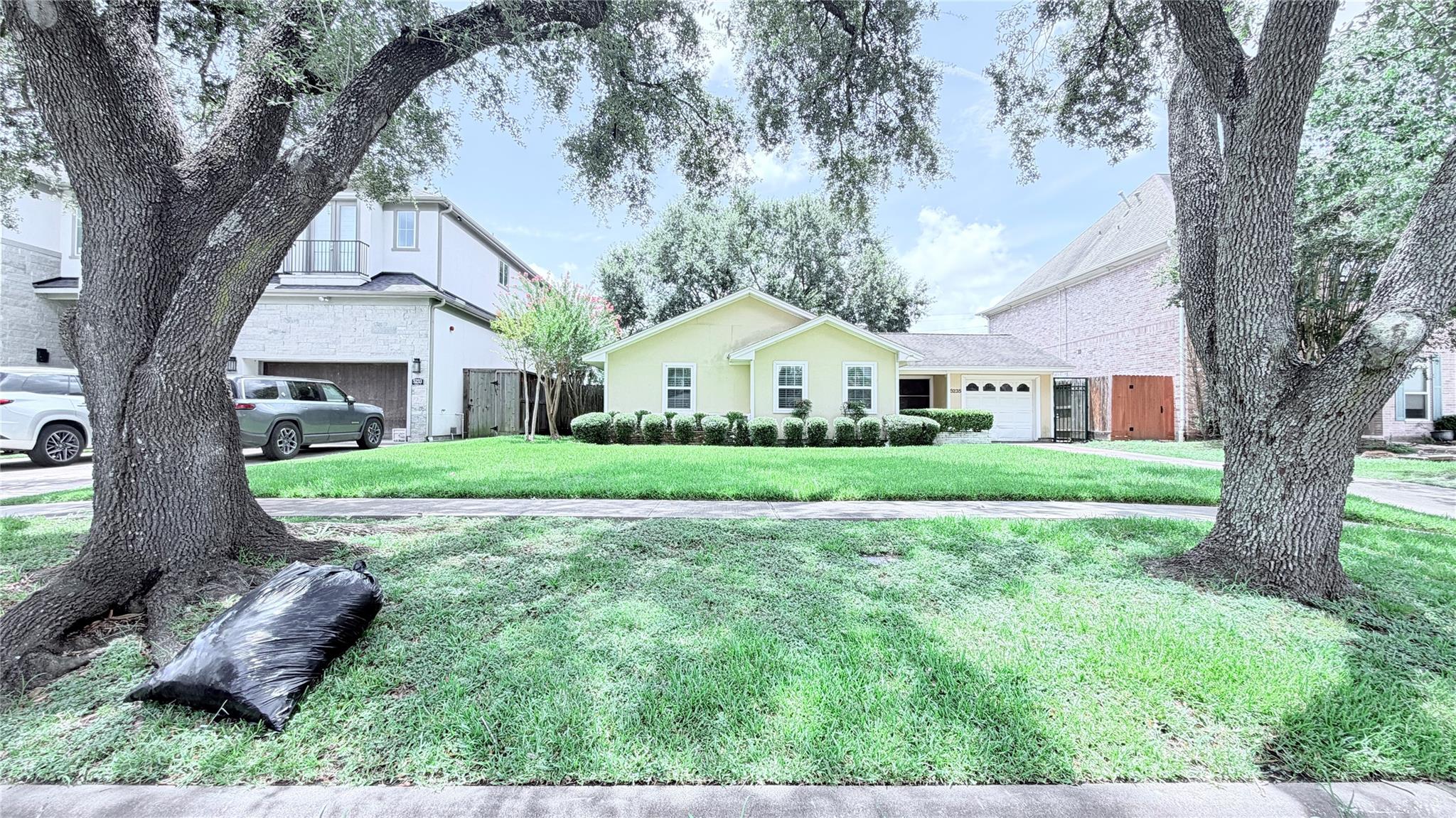 5235 Mimosa Drive