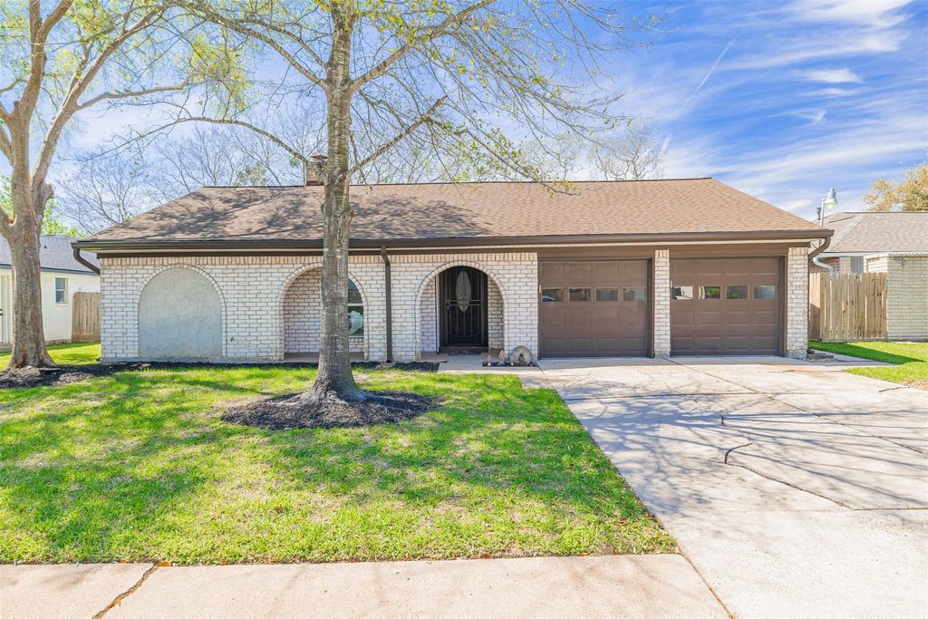 Photo of 12106 Fairmeadow Drive, Houston, TX 77071 (MLS # 62739005)
