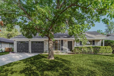Photo of 5514 Chantilly Lane, Houston, TX 77092 (MLS # 74396641) Photo of 5514 Chantilly Lane, Houston, TX 77092 (MLS # 74396641)