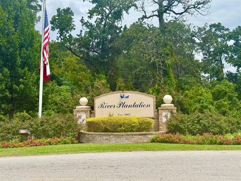 Photo of 49 Robert E Lee Drive, Conroe, TX 77302 (MLS # 93984547)