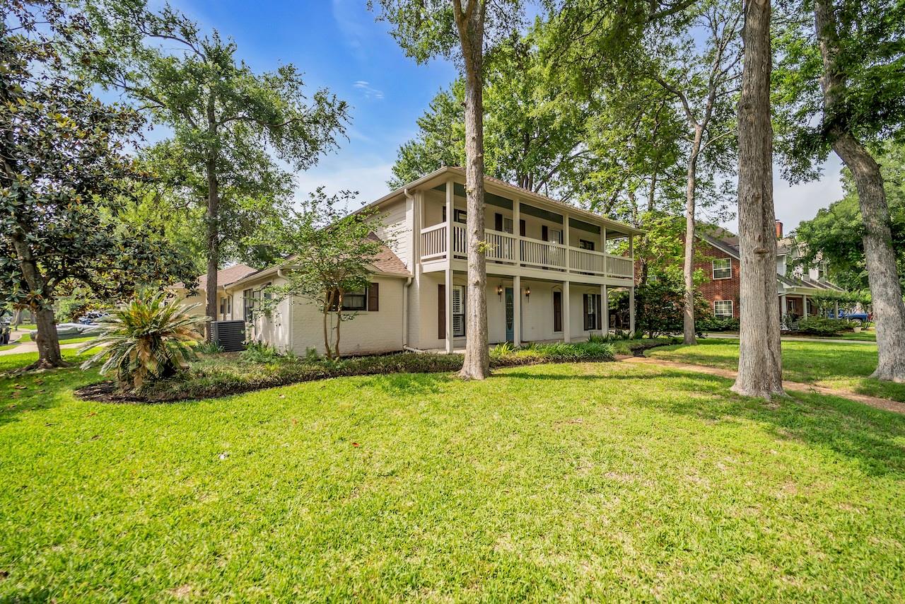 1910 Wildwood Lane