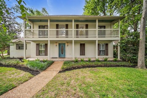 Photo of 1910 Wildwood Lane, Richmond, TX 77406 (MLS # 84776416)