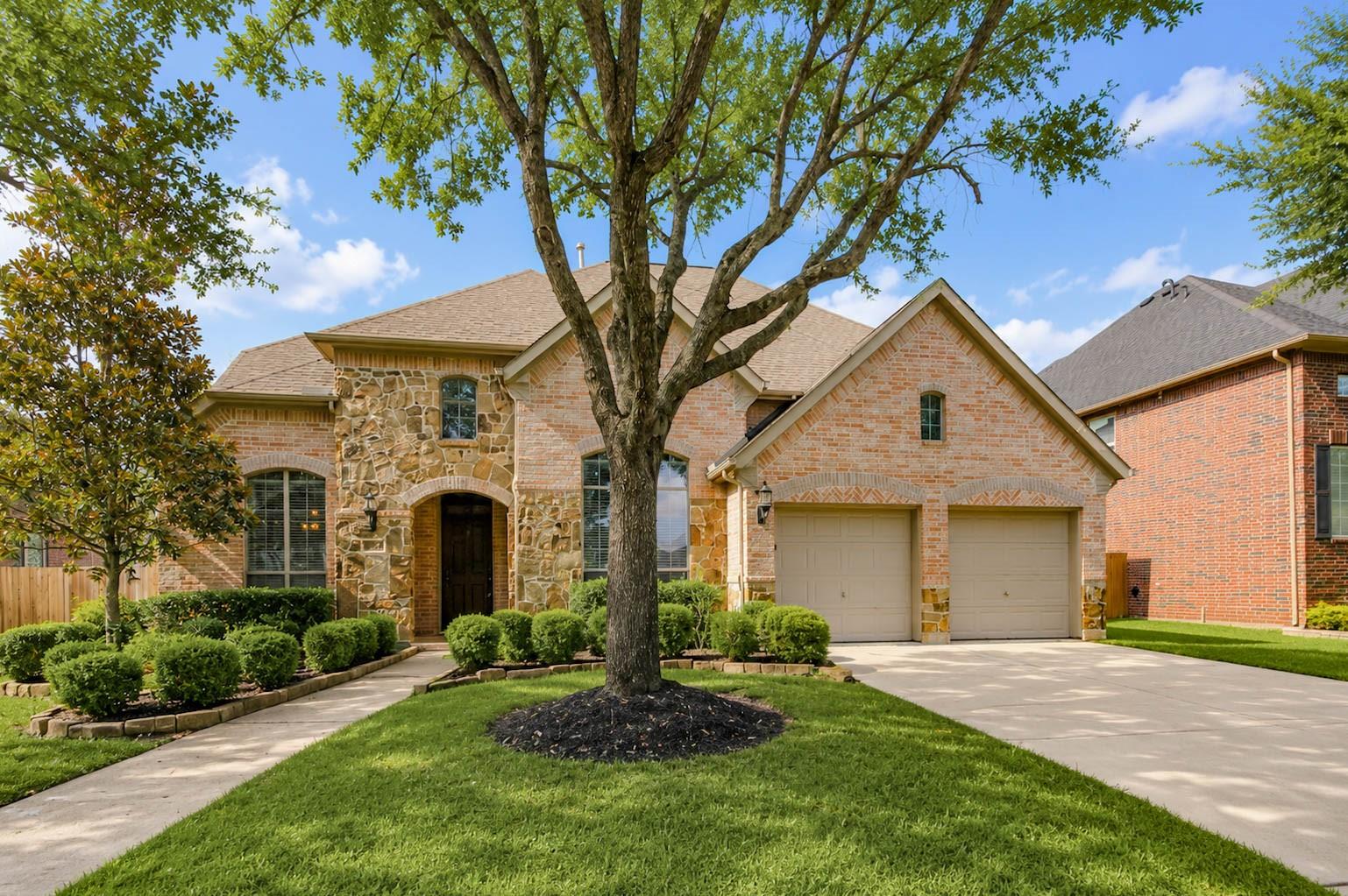 3814 Bluffstone Court