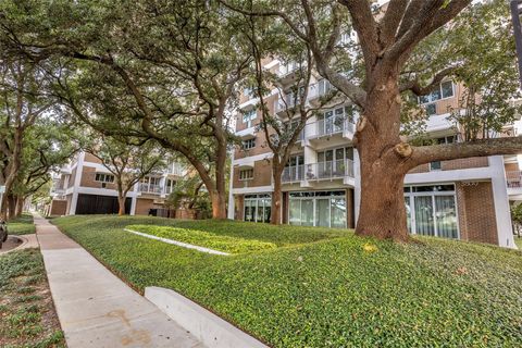 Condo For Sale - 3614 Montrose Boulevard #900<br/> Houston, TX 77006