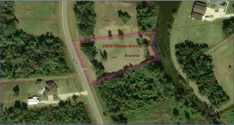 Photo of 22819 Pittman Drive, Angleton, TX 77515 (MLS # 16028813)