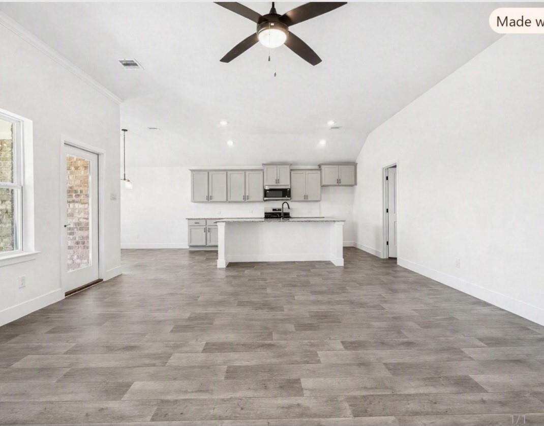 4206 Leslies Way