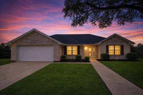 Homes For Sale - 805 Bormann Street<br/> Brenham, TX 77833