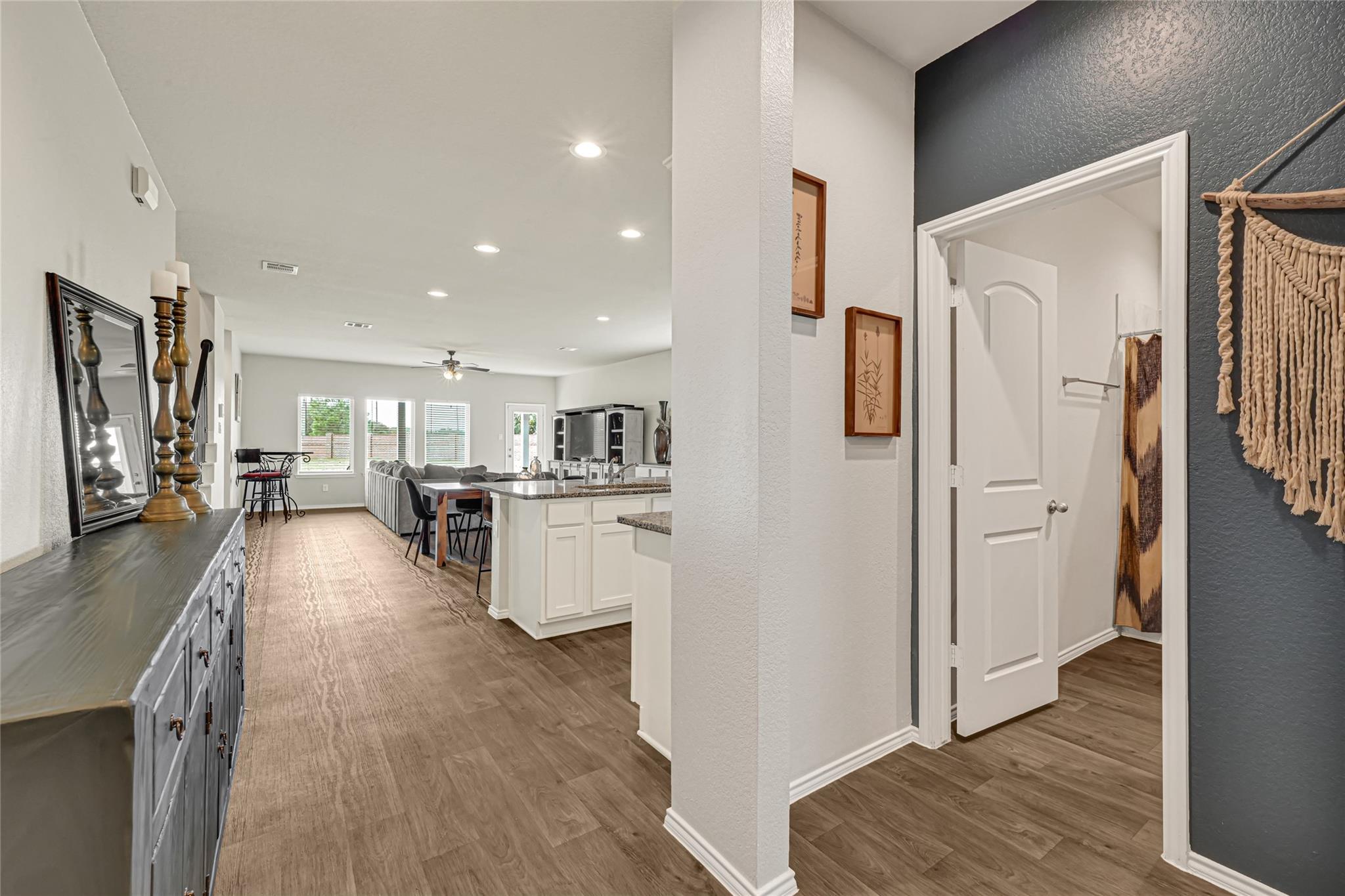 4703 Avellino Base Drive