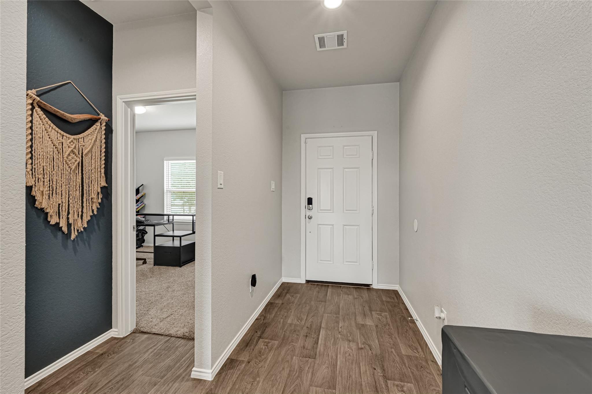 4703 Avellino Base Drive