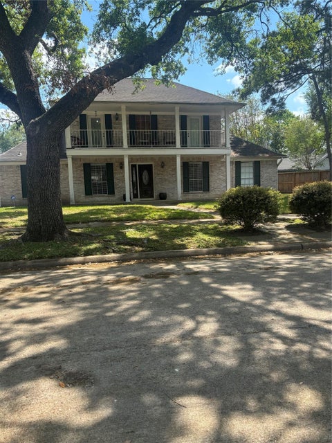 Homes For Sale - 9319 Longstaff Drive<br/> Harris County, Houston, TX 77031
