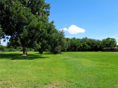 Tiny photo for 2418 25th Avenue N, Texas City, TX 77590 (MLS # 82754706)