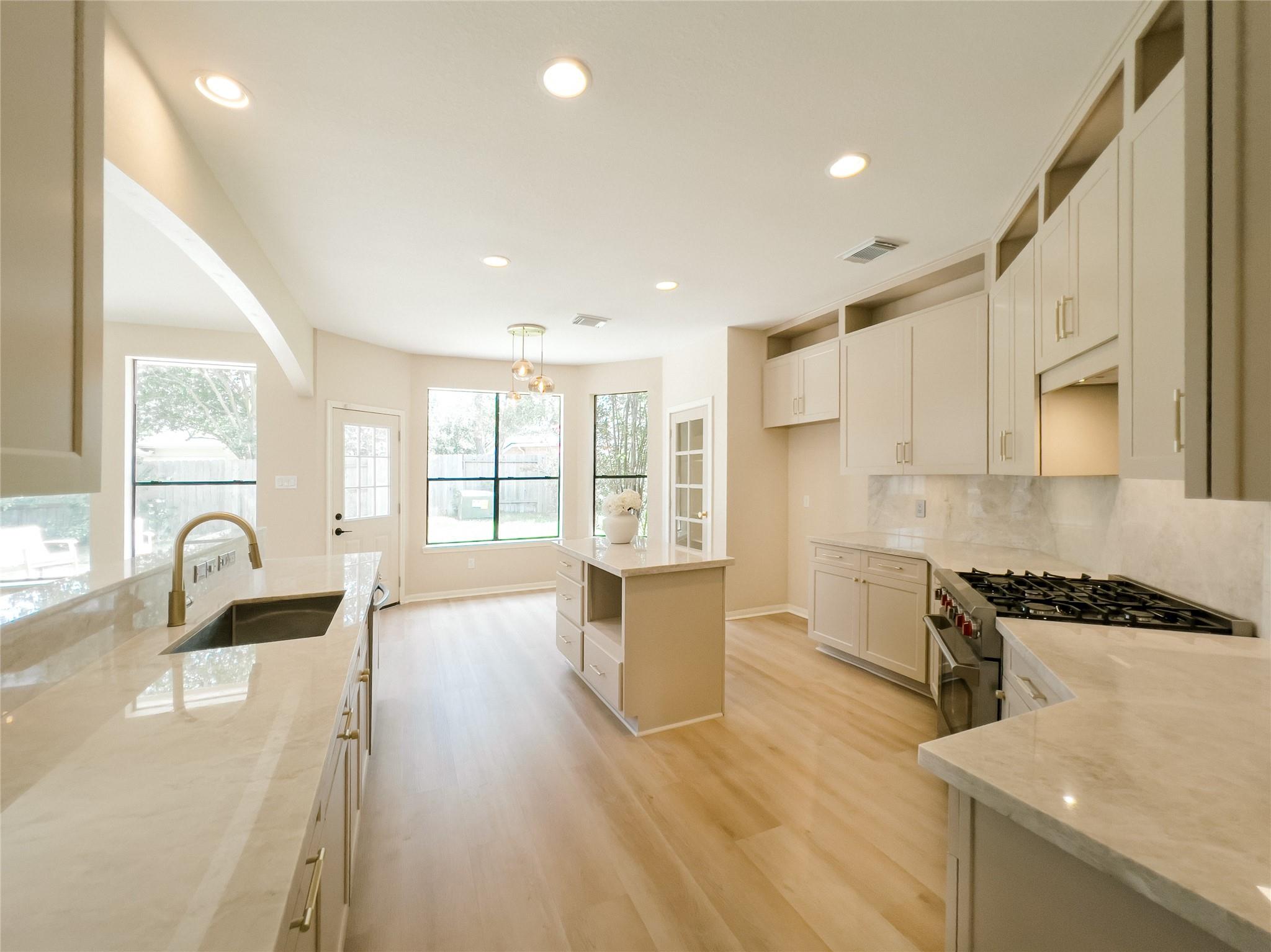 6131 Rachels Court