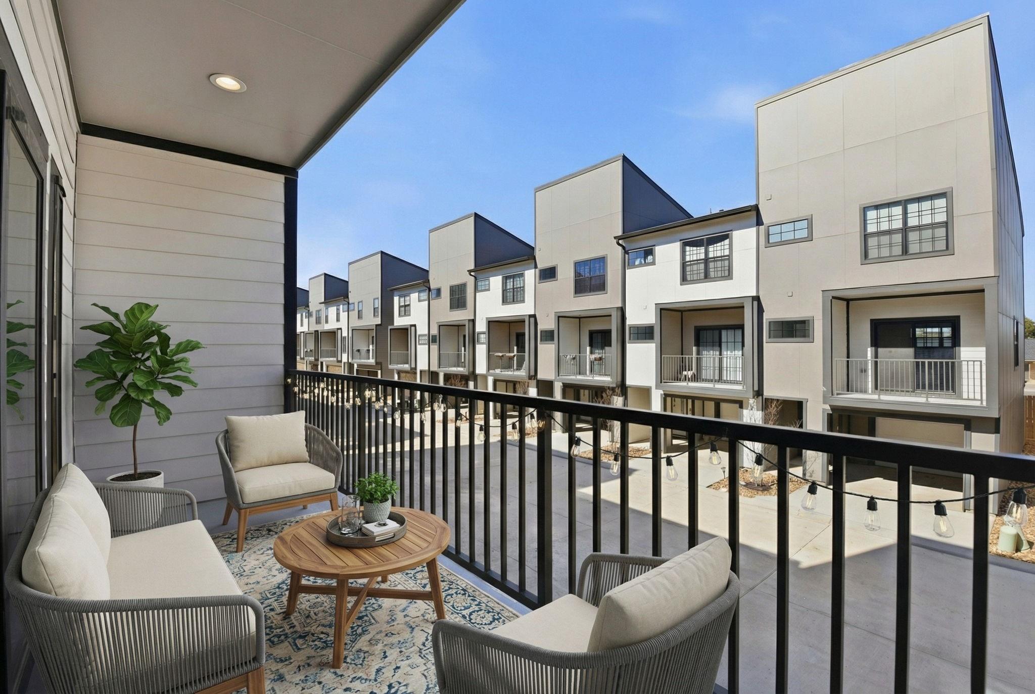 11915 N Hoa Sen Circle