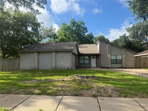 Photo of 13303 Sheer Water Drive, Houston, TX 77082 (MLS # 23679350)