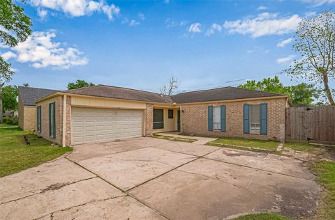 Photo of 13731 Greenway Drive, Sugar Land, TX 77498 (MLS # 51305657)