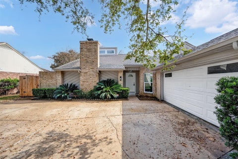 Photo of 12303 Shelwick Drive, Houston, TX 77031 (MLS # 6044533)