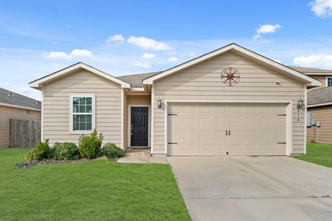 Photo of 718 Crystal Lakes Drive, Brookshire, TX 77423 (MLS # 48038046)