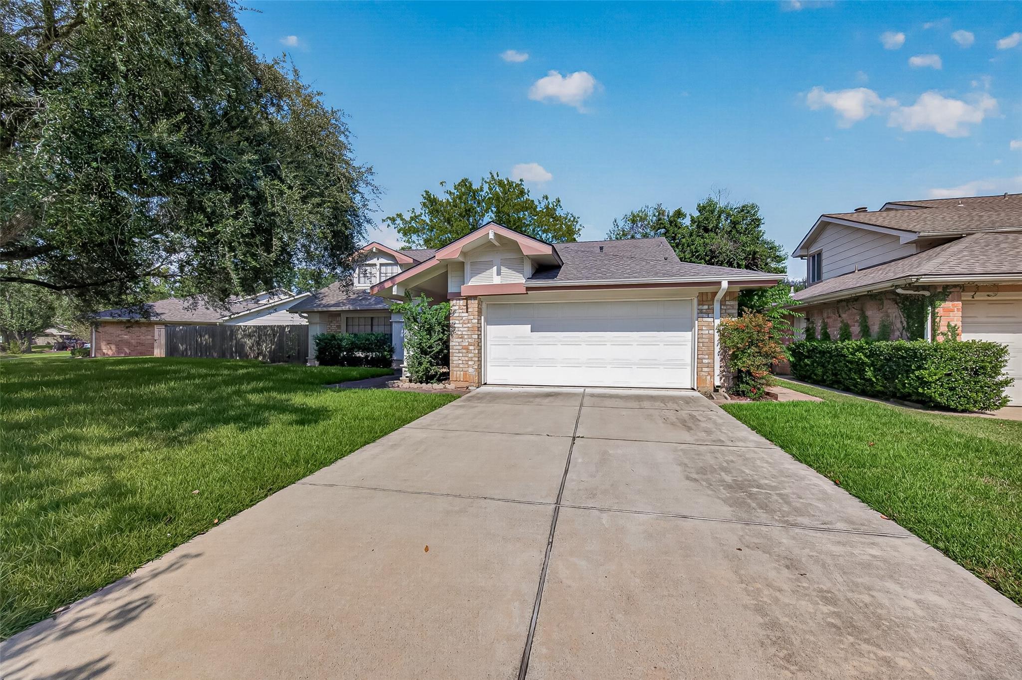 2215 Brook View Lane