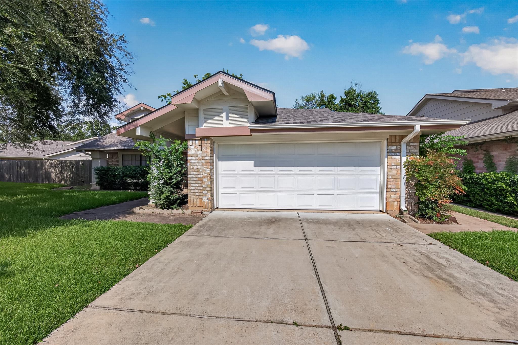 2215 Brook View Lane