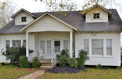 Photo of 2223 County Road 107, Wharton, TX 77488 (MLS # 98460609)