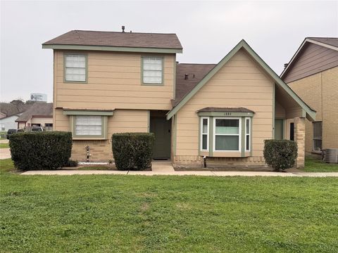 Townhouse For Sale - 1889 Country Village Boulevard #A<br/> Humble, TX 77338