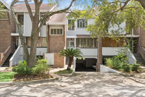 Photo of 2005 Enterprise Avenue, League City, TX 77573 (MLS # 38512902) Photo of 2005 Enterprise Avenue, League City, TX 77573 (MLS # 38512902)