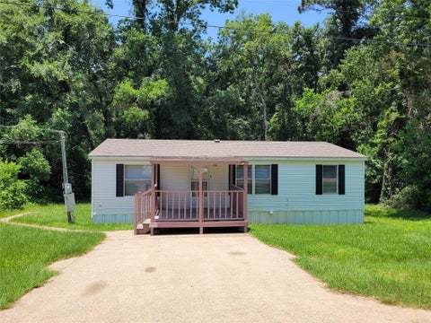 Photo of 346 Westchase, Montgomery, TX 77316 (MLS # 64272086)
