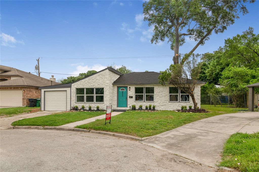 Photo of 15310 Crescent Brookfield Drive, Humble, TX 77396 (MLS # 26124765)