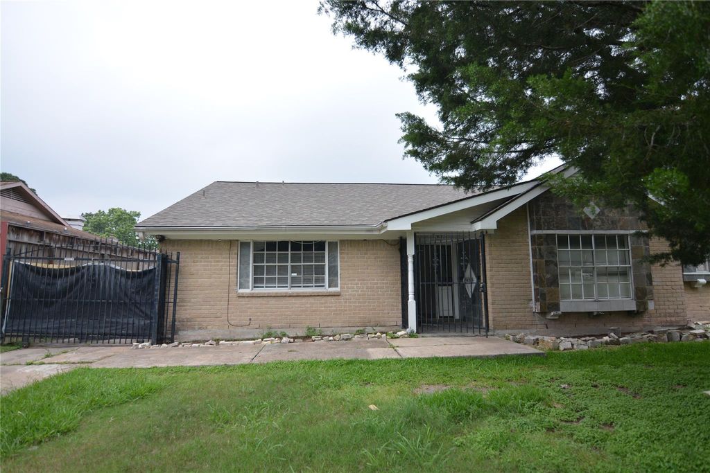 Photo of 11522 High Star Drive, Houston, TX 77072 (MLS # 95081849)