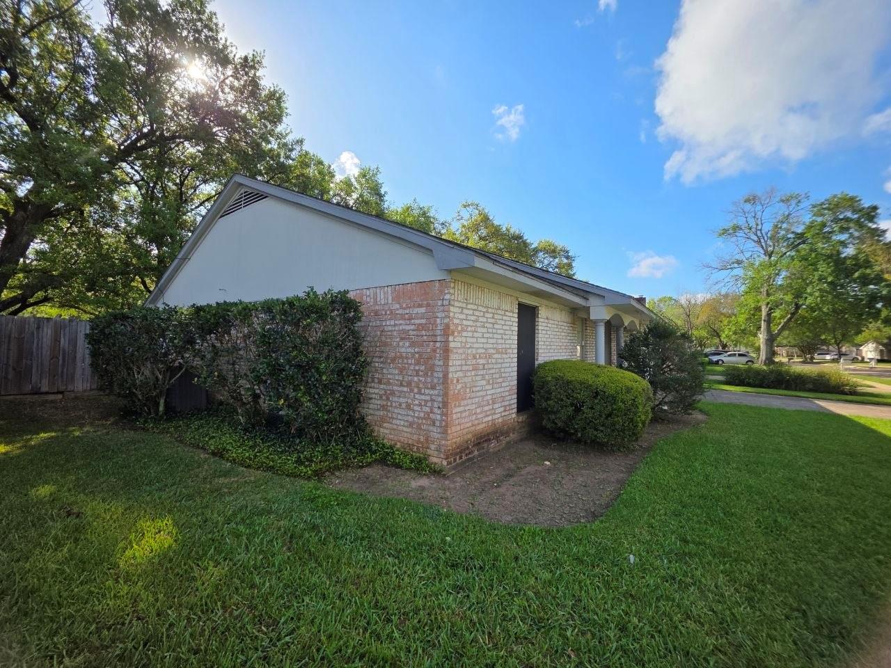 1326 Ashwood Drive