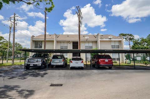 Photo of 1950 Spenwick Drive #302, Houston, TX 77055 (MLS # 98623882)