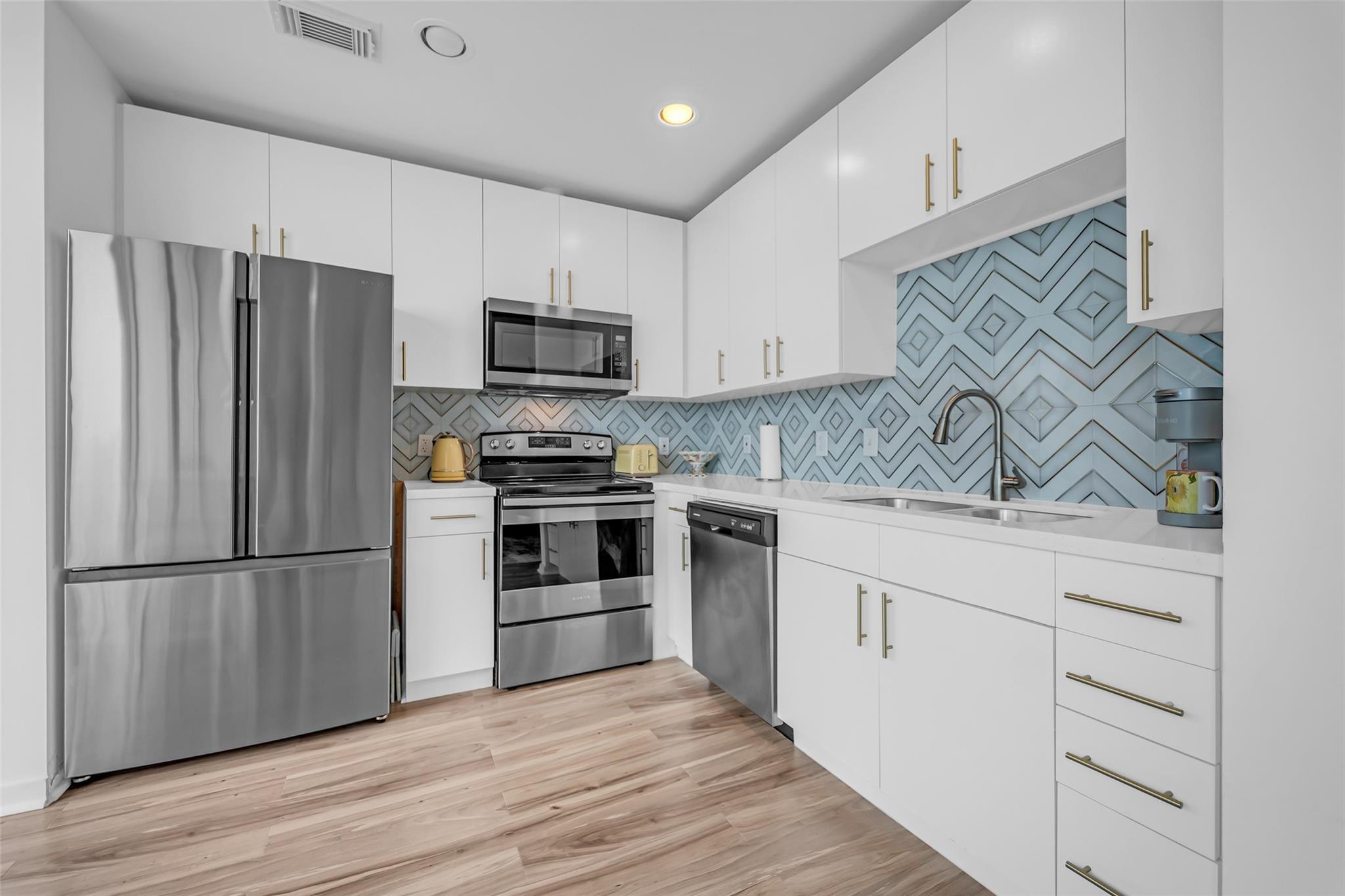 5925 Almeda Road 12406