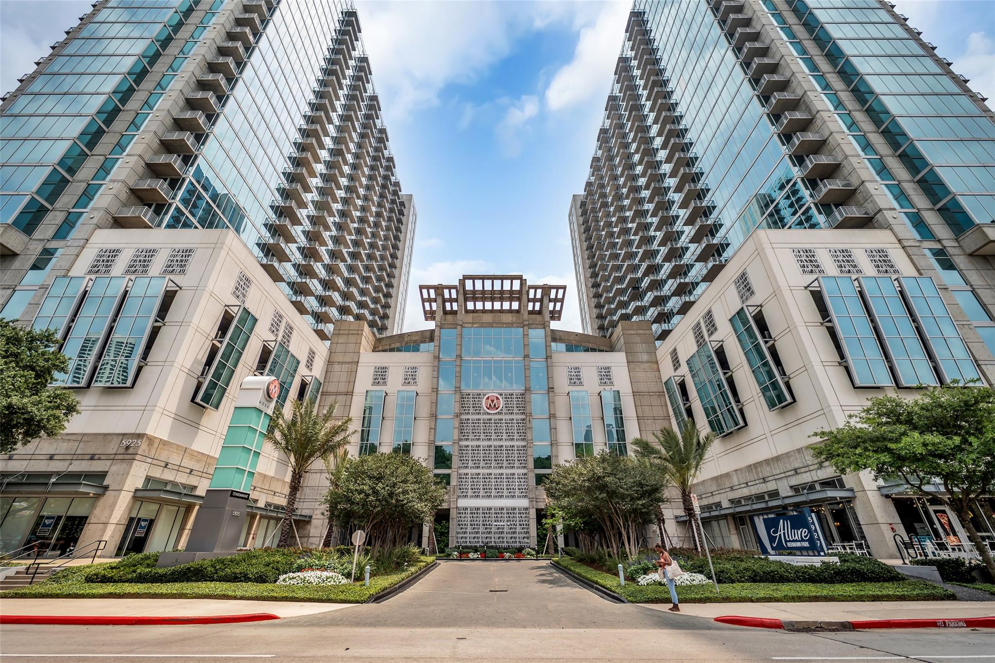 5925 Almeda Road 12406