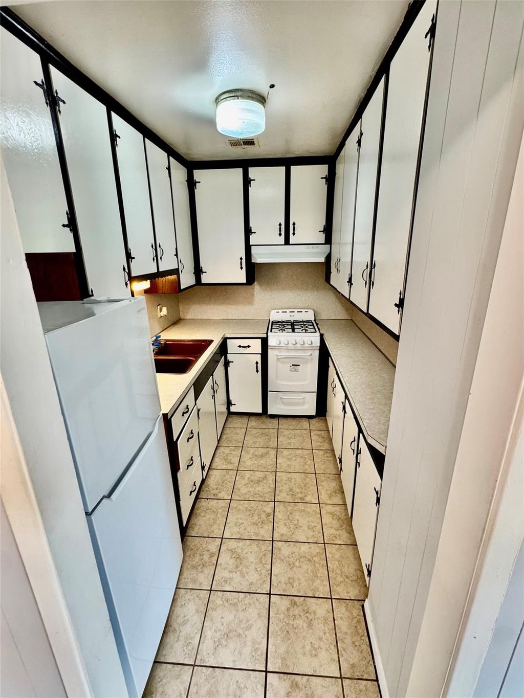 Photo of 116 W Davitt Street #3, Eagle Lake, TX 77434 (MLS # 84154869)