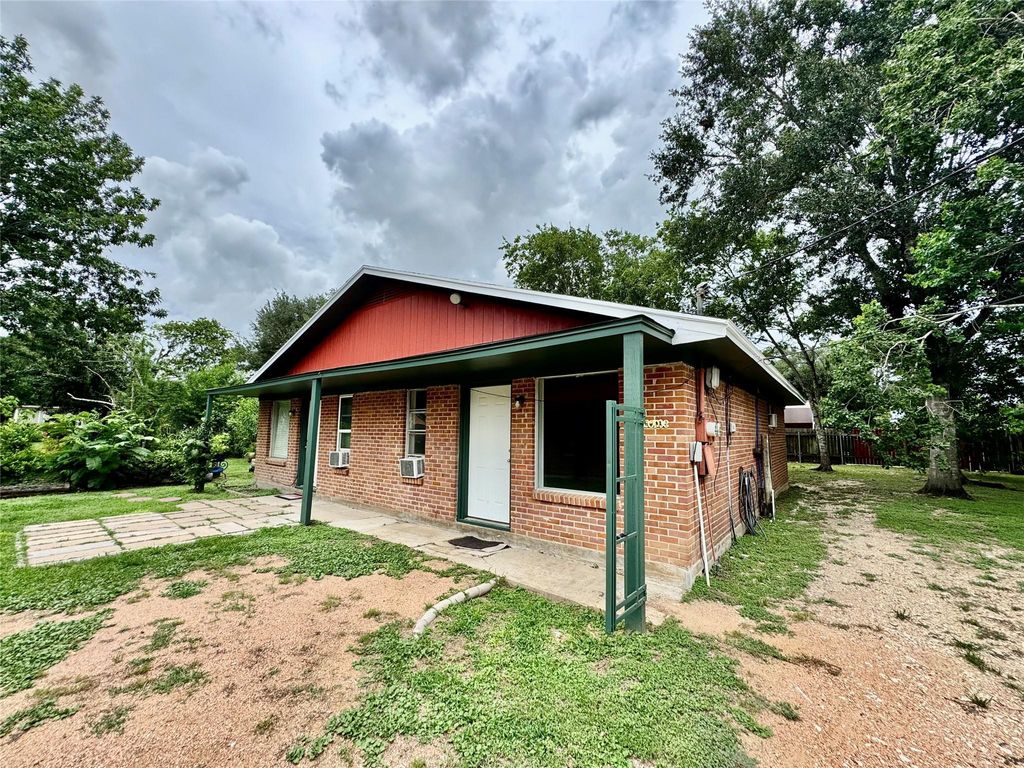 Photo of 116 W Davitt Street #3, Eagle Lake, TX 77434 (MLS # 84154869)