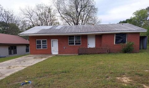 Homes For Sale - 505 W Frazior Street<br/> Cass County, Linden, TX 75563