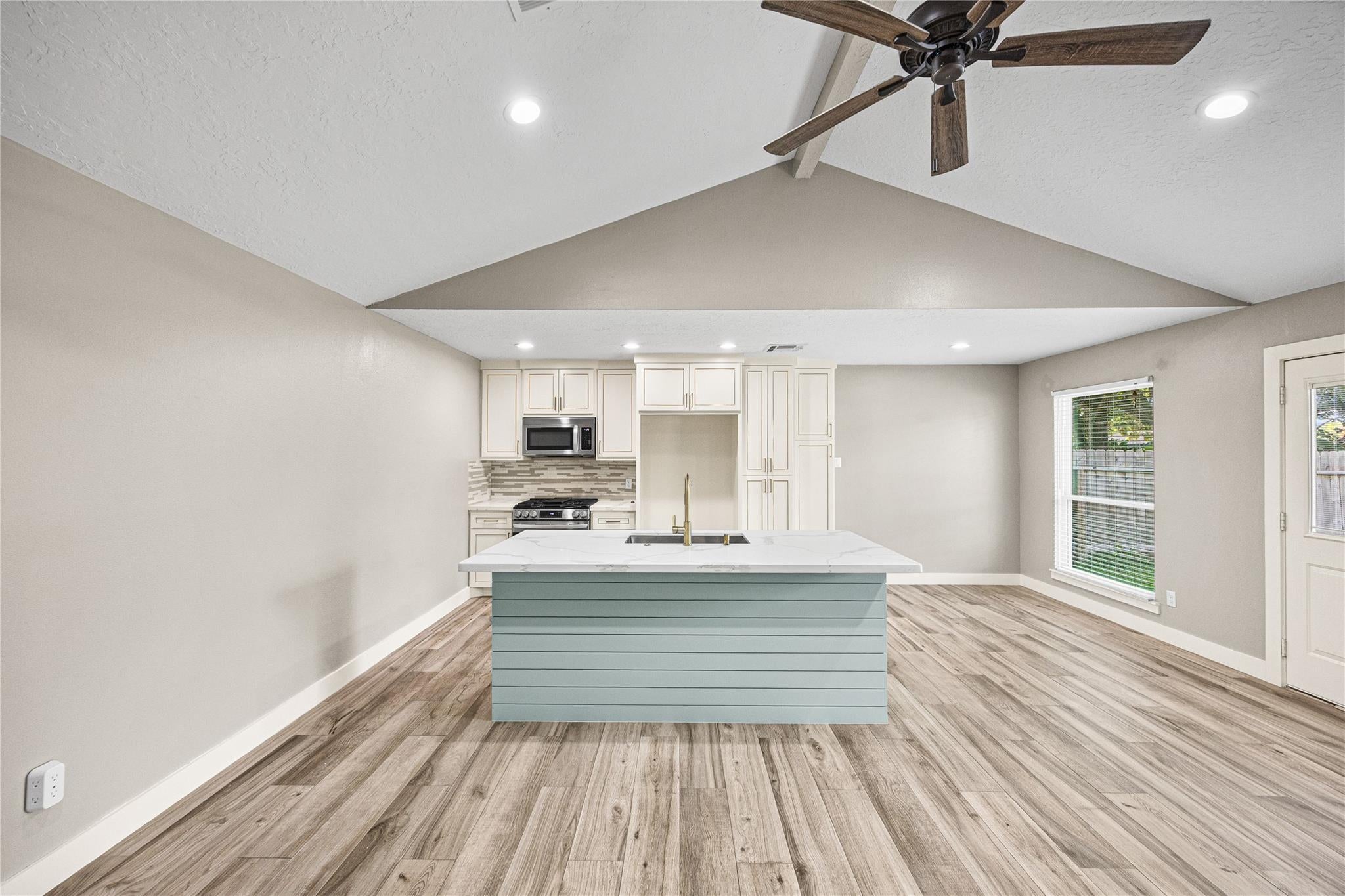5923 Dee Drive