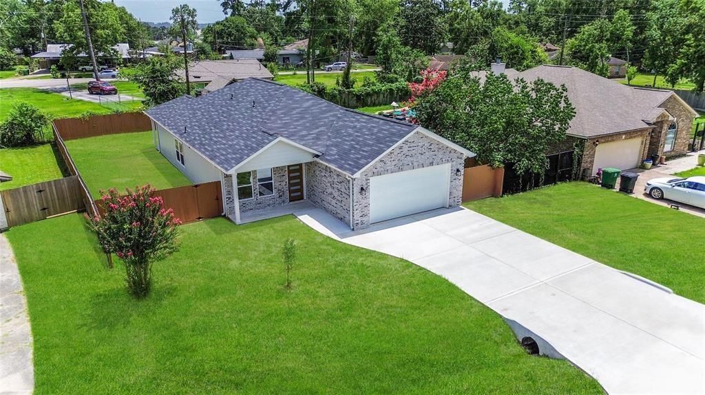 Photo of 226 N Glencairn Court, Houston, TX 77336 (MLS # 94631497)