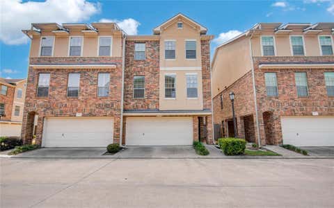 Townhouse For Sale - 7903 Bachwood Drive<br/> Houston, TX 77040