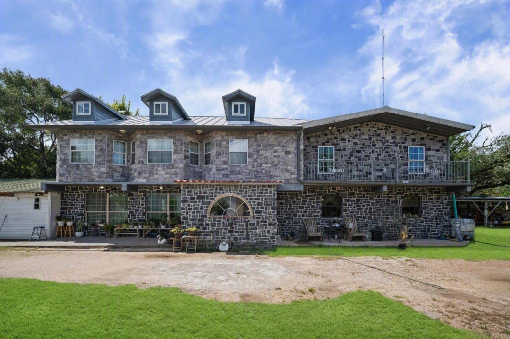 Photo of 1168 Hattermann Lane, Weimar, TX 78962 (MLS # 26531282)