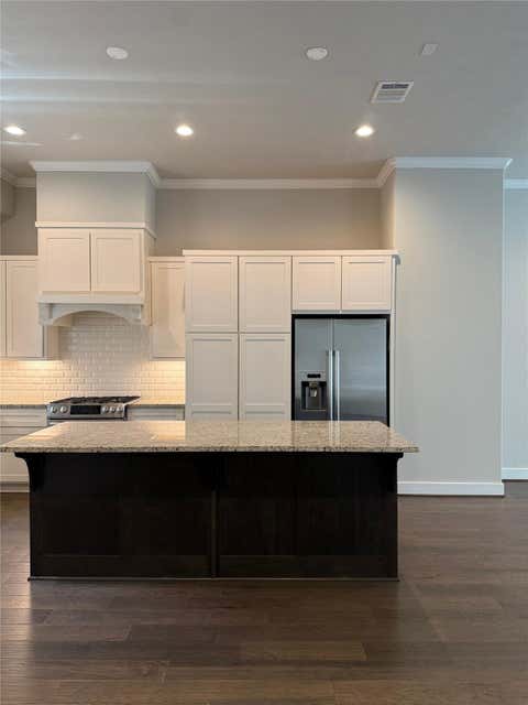 Photo of 10915 Brookeshire Chase Lane, Houston, TX 77043 (MLS # 62157892)