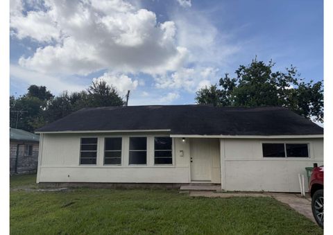 Photo of 5934 Southtown Street, Houston, TX 77033 (MLS # 33512957)