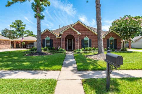 Photo of 803 Hackberry Lane, Friendswood, TX 77546 (MLS # 49674604)