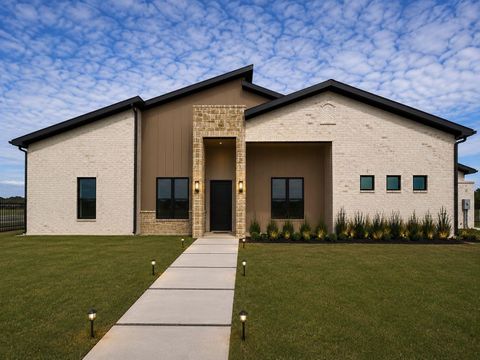 Homes For Sale - 115 Birdie Drive<br/> Hempstead, TX 77445
