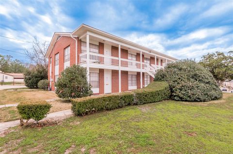 1917 20th Street Huntsville TX 77340