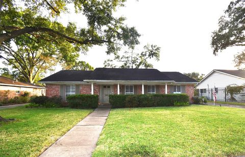 Photo of 8011 Meadowvale Drive, Houston, TX 77063 (MLS # 92476695)